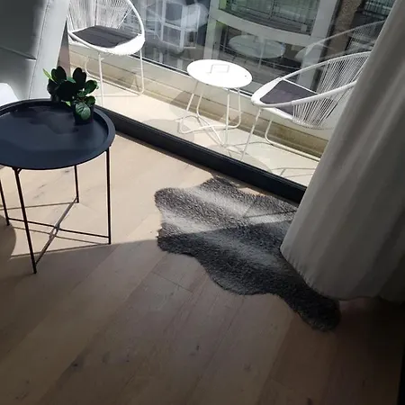 Apartment Nieuwbouwappartement Lippenslaan Met 2 Slaapkamers - Wifi - 6 Personen *
