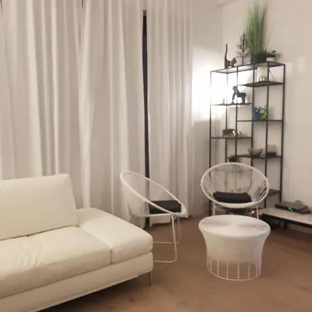 Nieuwbouwappartement Lippenslaan Met 2 Slaapkamers - Wifi - 6 Personen 克诺克－海斯特