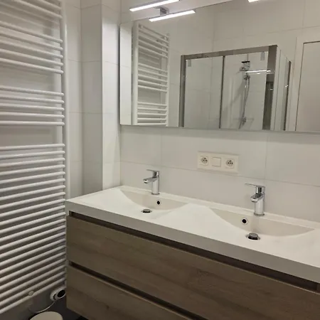 Nieuwbouwappartement Lippenslaan Met 2 Slaapkamers - Wifi - 6 Personen Knokke-Heist