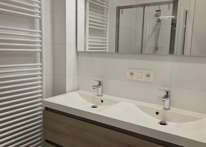 Nieuwbouwappartement Lippenslaan Met 2 Slaapkamers - Wifi - 6 Personen Knokke-Heist